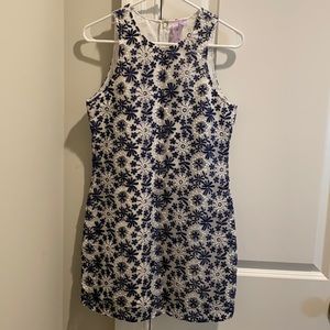 Women/junior dress with embroidered flowers